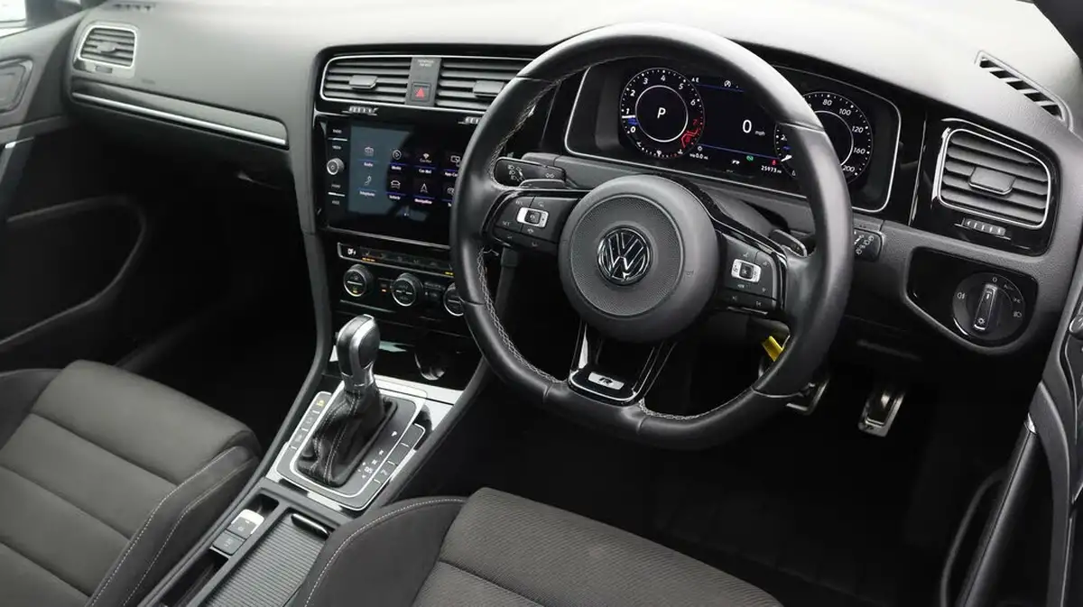 2019-volkswagen-golf-20-tsi-r-300ps-hatchback-5d-dsg-big-8