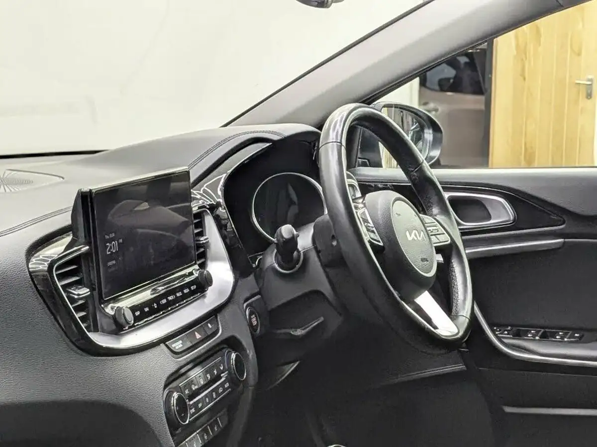 2022-kia-xceed-15-t-gdi-3-big-11