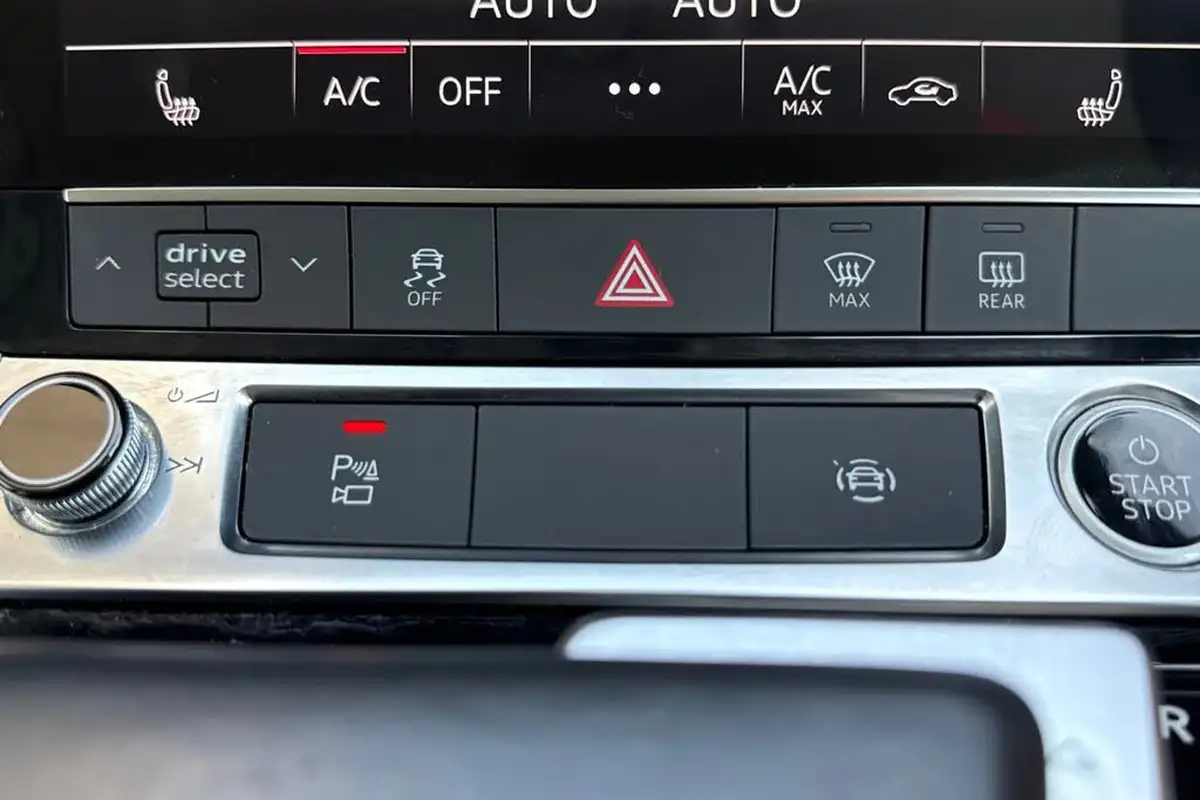 2022-audi-e-tron-50e-technik-station-wagon-big-45