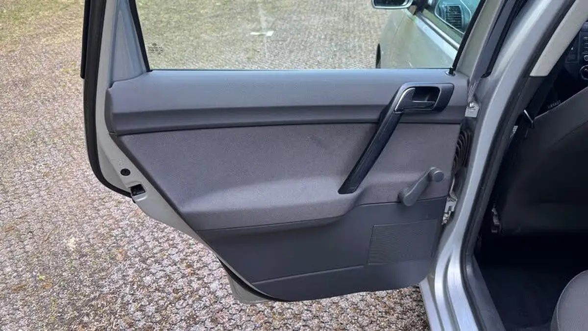 2008-volkswagen-polo-14-match-80ps-5d-big-19