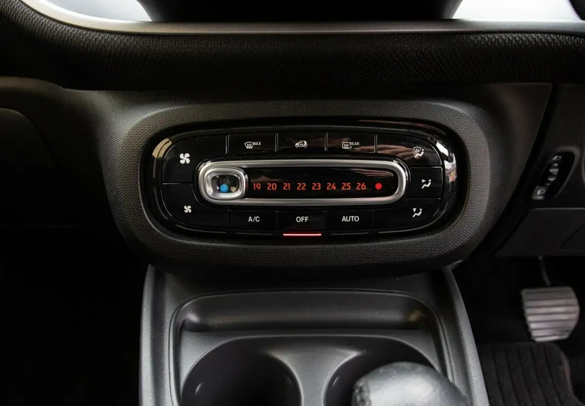 2016-smart-fortwo-10-prime-71bhp-ss-coupe-twinamic-big-29
