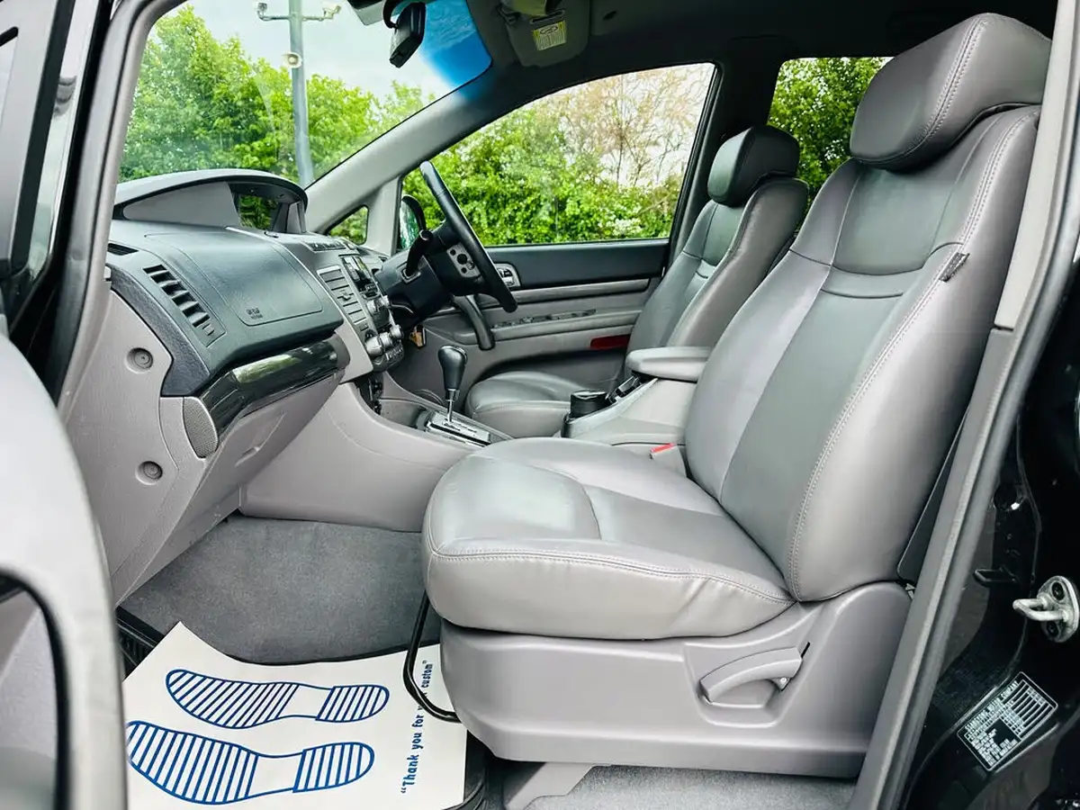 2013-kgm-ssangyong-turismo-20td-ex-big-15