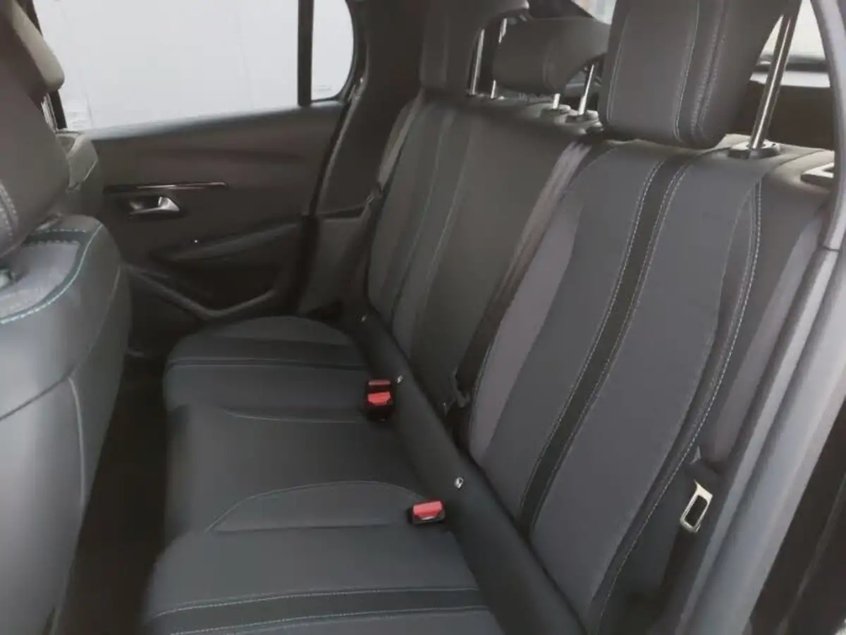 2021-peugeot-208-12-puretech-allure-100bhp-big-5