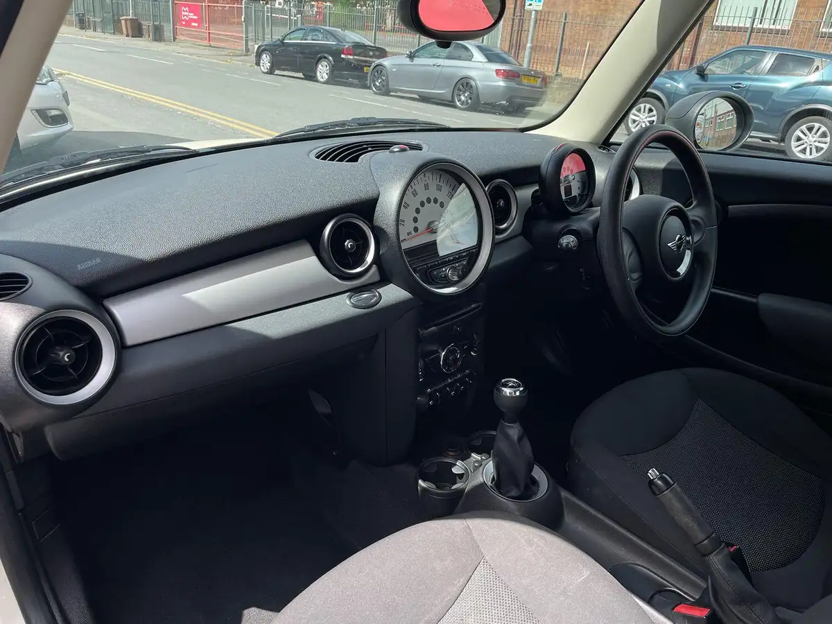 2011-mini-cooper-16-first-big-24
