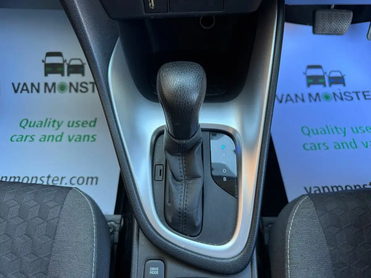 2022-toyota-yaris-15-vvt-i-icon-big-32