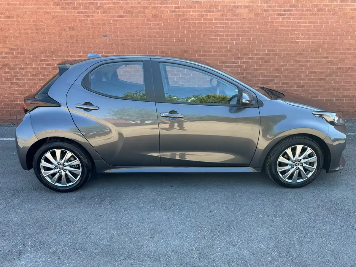 2022-toyota-yaris-15-vvt-i-icon-big-8