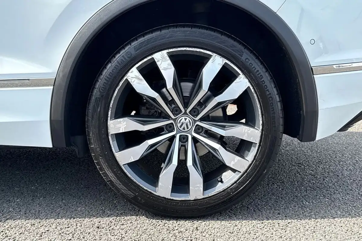2020-volkswagen-tiguan-20tdi-r-line-tech-150ps-dsg-big-10