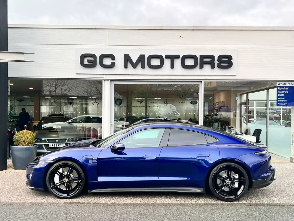2023-porsche-taycan-e-gts-big-6
