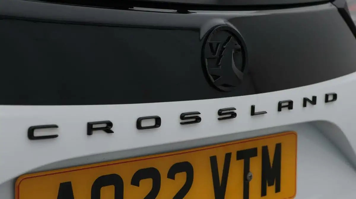 2022-vauxhall-crossland-12i-gs-line-big-21