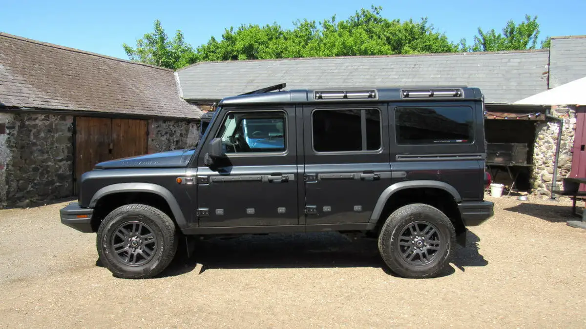 2023-ineos-grenadier-30td-fieldmaster-edition-249ps-4x4-station-wagon-5d-auto-big-1