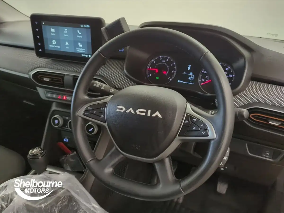 2023-dacia-sandero-stepway-10-tce-journey-100bhp-bi-fuel-big-3