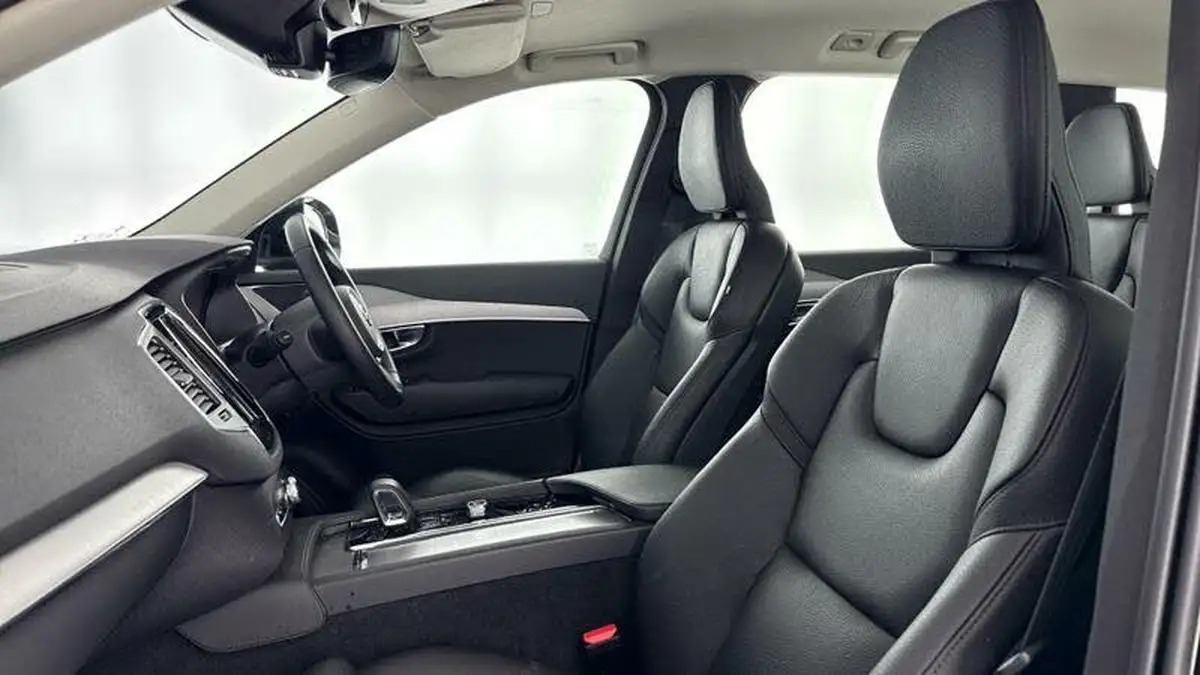 2022-volvo-xc90-20-b5-momentum-big-39