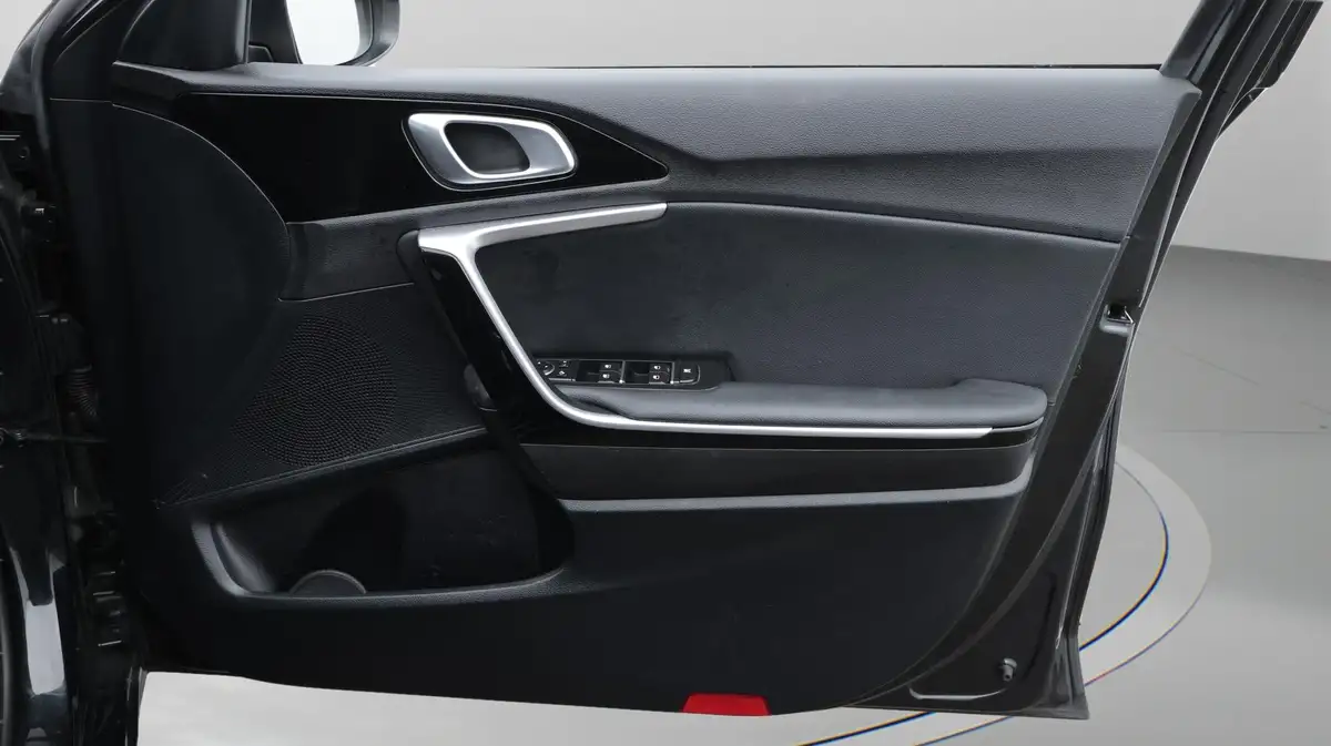 2022-kia-ceed-15-t-gdi-3-sportswagon-big-15