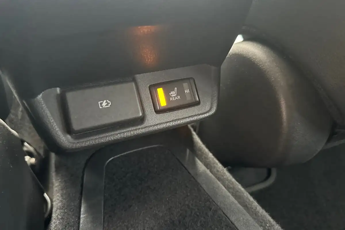 2020-nissan-leaf-e-e-tekna-big-19
