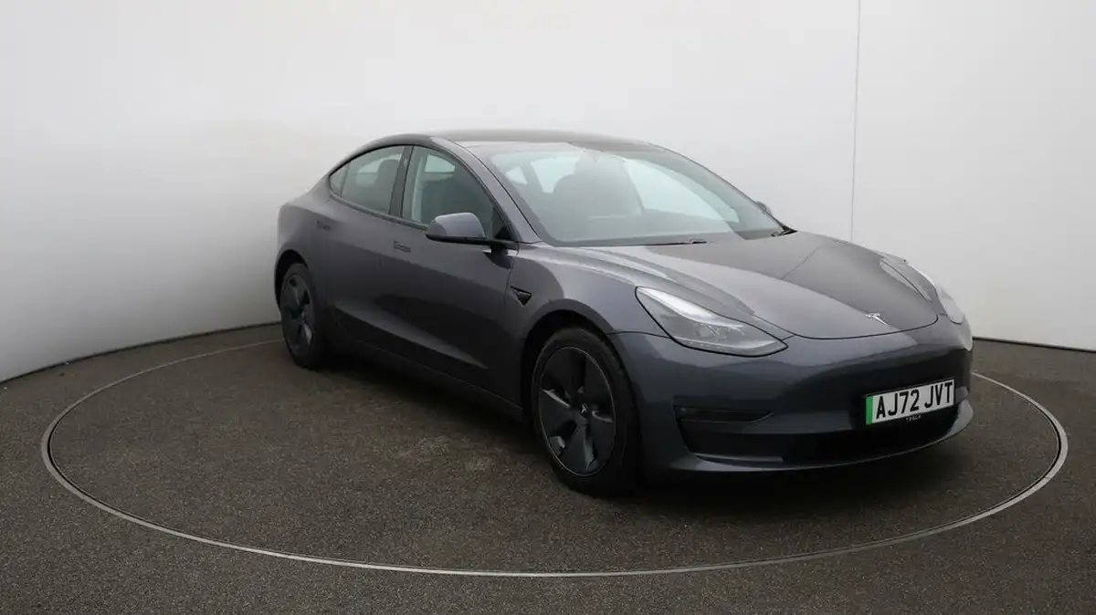 2022-tesla-model-3-e-long-range-big-41