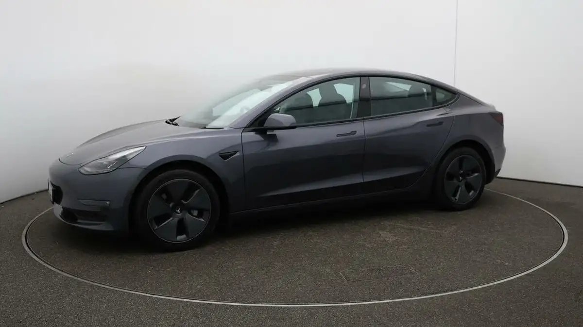2022-tesla-model-3-e-long-range-big-65