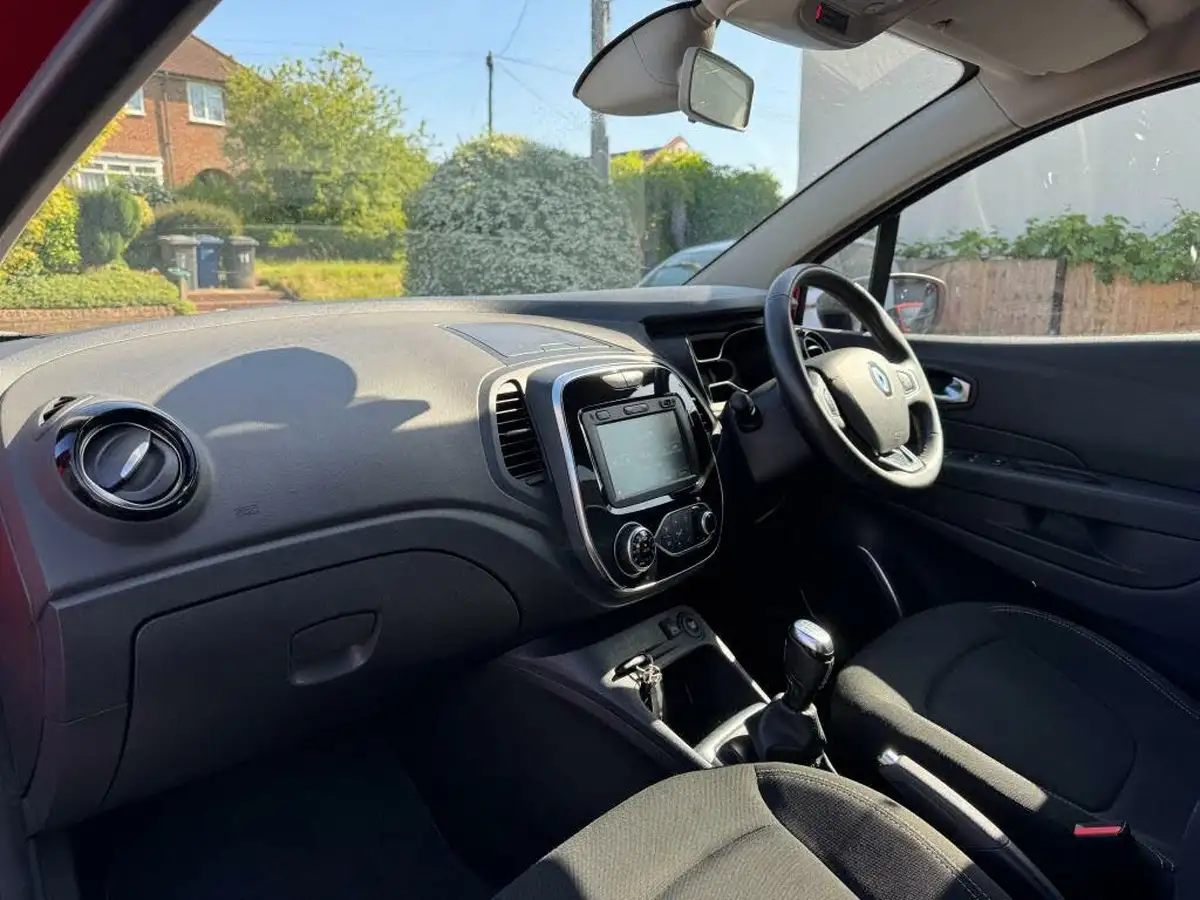 2019-renault-captur-09-tce-iconic-big-16