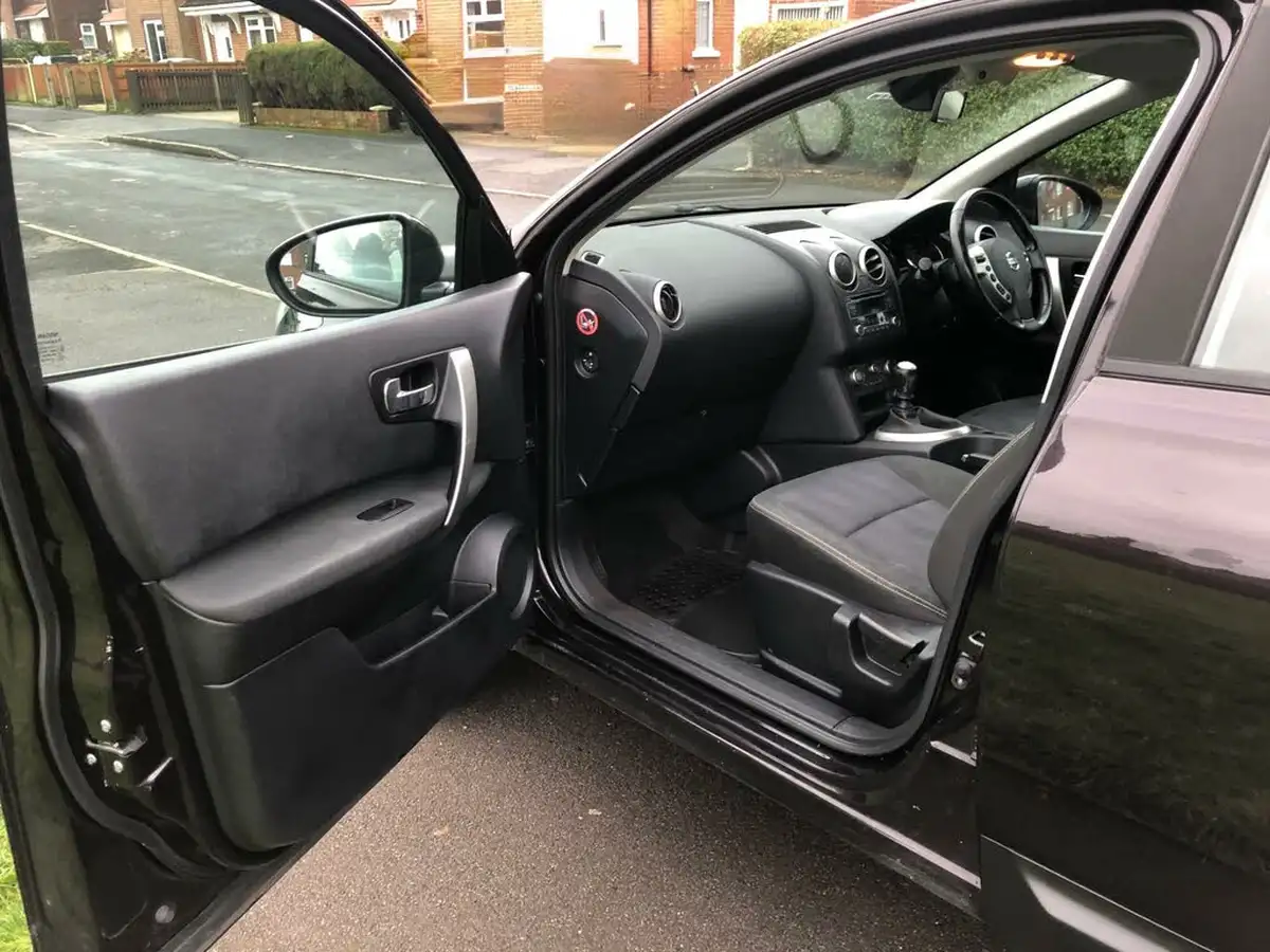 2012-nissan-qashqai-15td-acenta-big-46