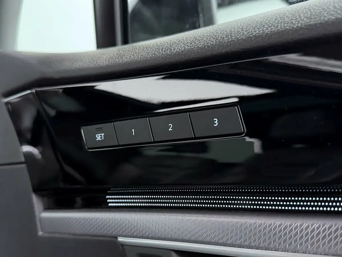2022-volkswagen-touareg-30tsi-black-edition-big-22