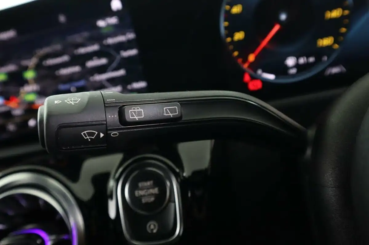 2023-mercedes-benz-cla-13-cla-200-amg-line-shooting-brake-5d-big-52