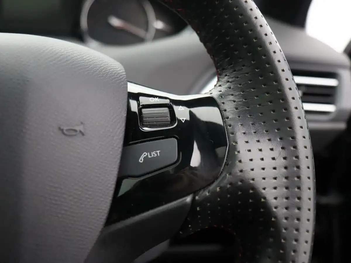 2019-peugeot-308-15-bluehdi-gt-line-eat8-big-26