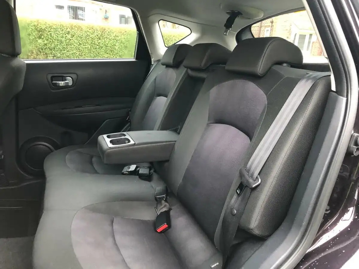 2012-nissan-qashqai-15td-acenta-big-18