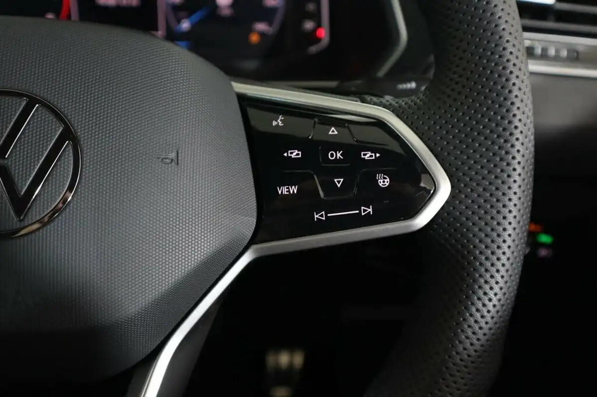 2021-volkswagen-tiguan-15-tsi-r-line-big-16