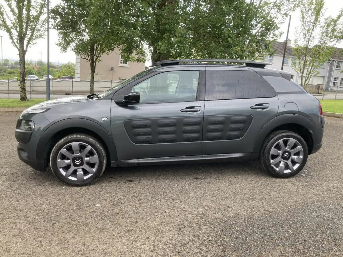2016-citroen-c4-cactus-16bluehdi-flair-big-7
