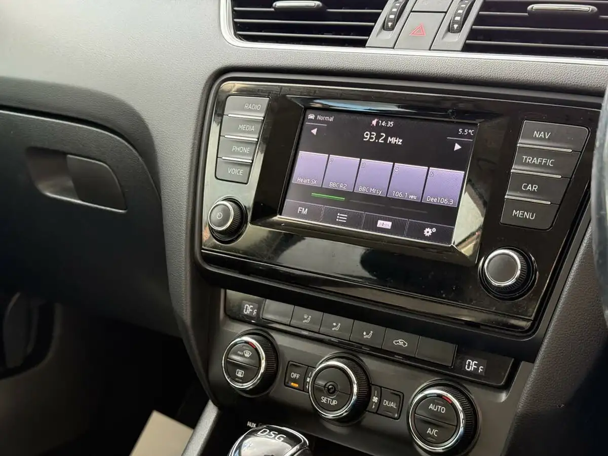 2013-skoda-octavia-14-elegance-140ps-estate-1395cc-big-45