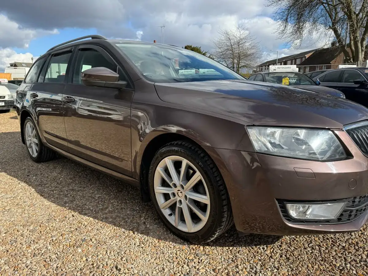 2013-skoda-octavia-14-elegance-140ps-estate-1395cc-big-21