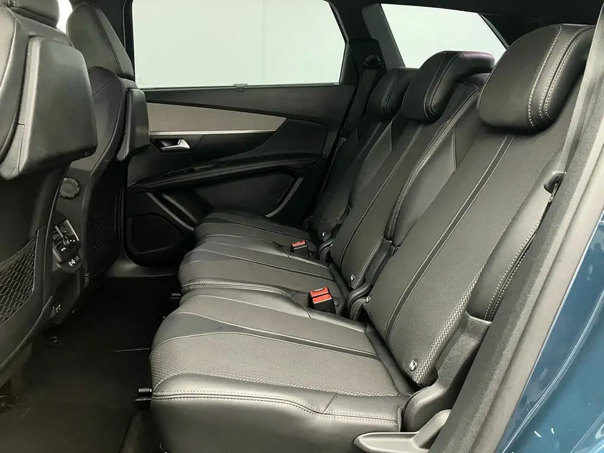 2022-peugeot-5008-suv-20-bluehdi-gt-180bhp-big-31