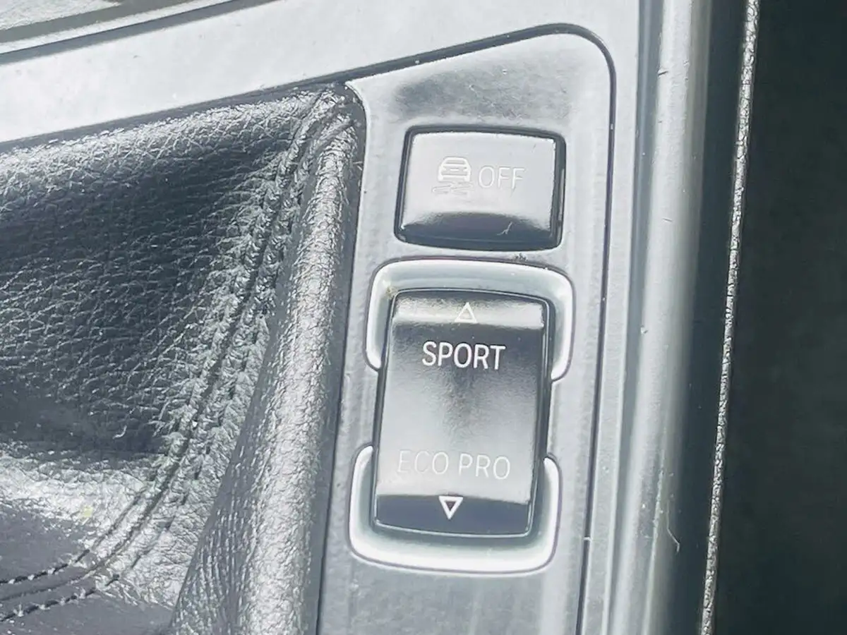 2013-bmw-1-series-16-116i-sport-ss-3d-big-26