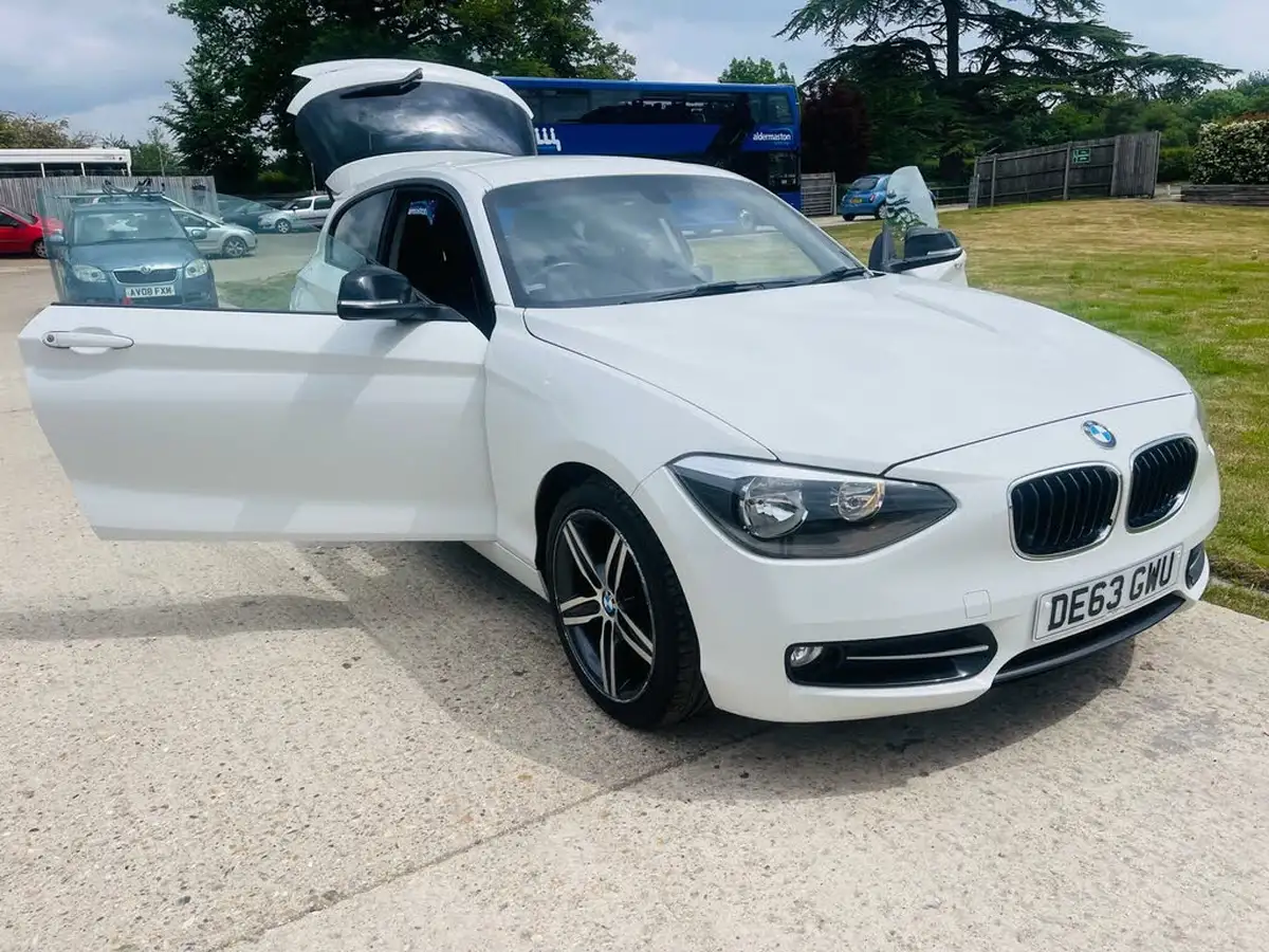 2013-bmw-1-series-16-116i-sport-ss-3d-big-2