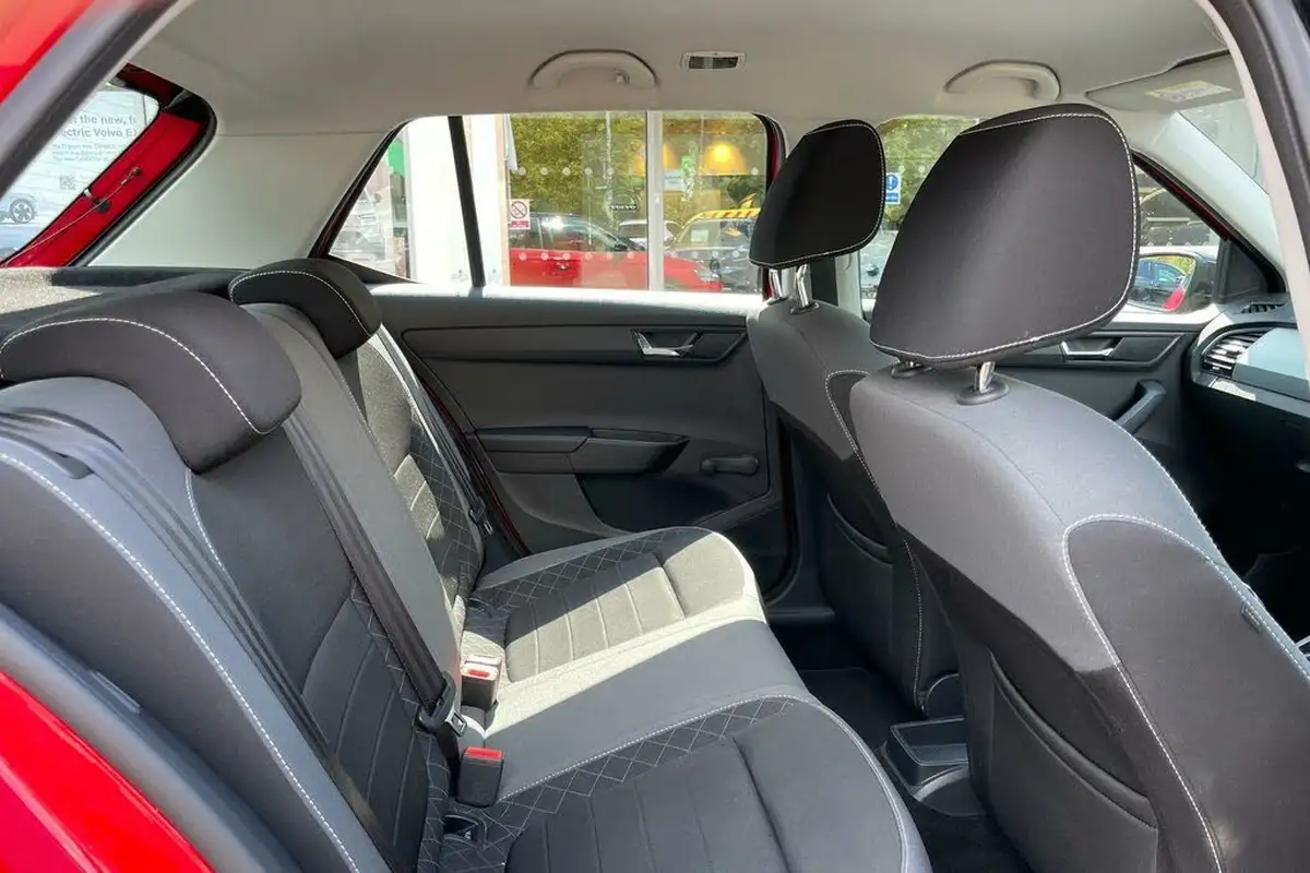 2019-skoda-fabia-10-tsi-colour-edition-big-18
