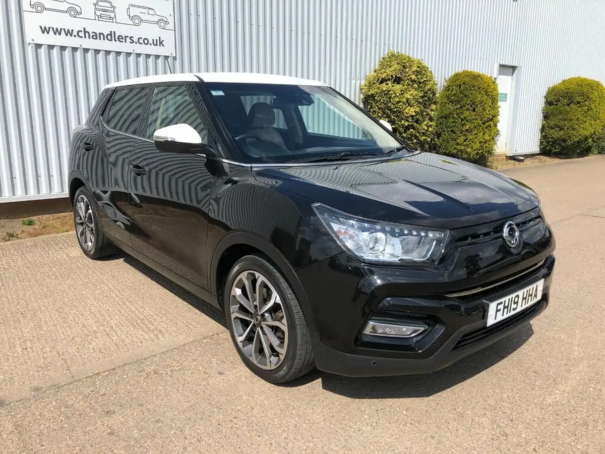 2019-kgm-ssangyong-tivoli-16-ultimate-auto-big-4