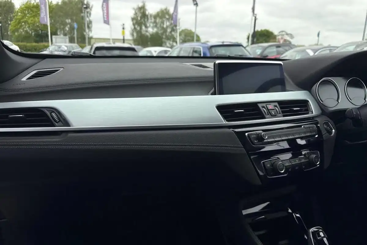 2019-bmw-x1-20-xdrive20i-m-sport-plus-pack-big-14