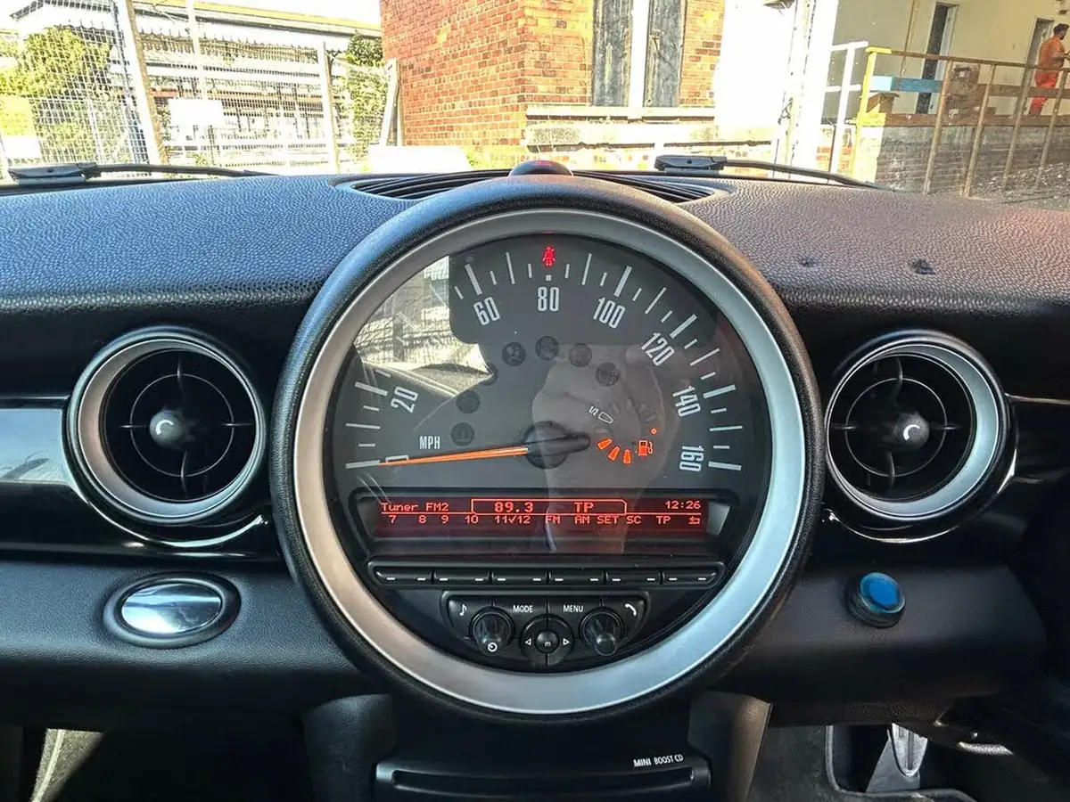 2012-mini-cooper-16-john-cooper-works-hatchback-3d-big-28
