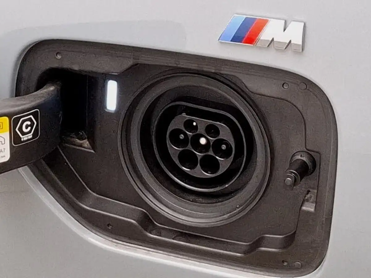 2024-bmw-3-series-20-330e-m-sport-pro-pack-saloon-4d-big-12