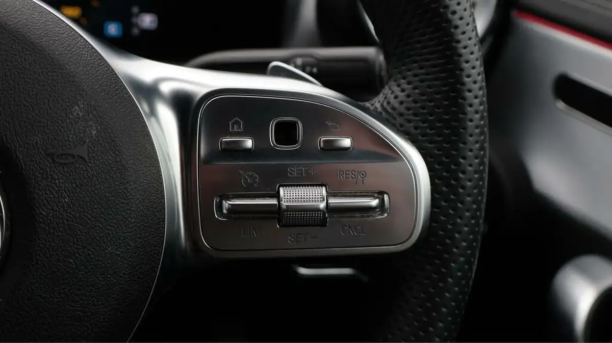 2022-mercedes-benz-a-class-13-a200-amg-line-edition-executive-hatchback-5d-big-24