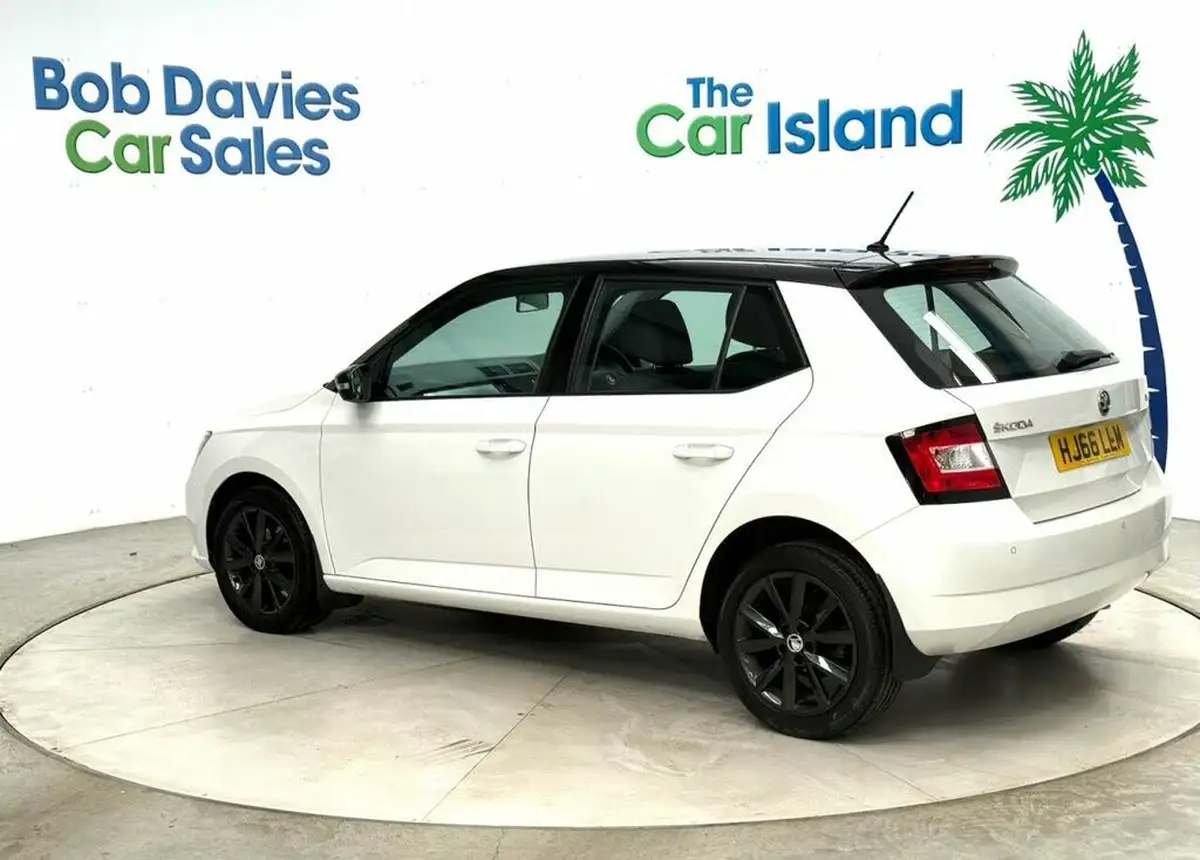 2016-skoda-fabia-12-tsi-colour-edition-big-5