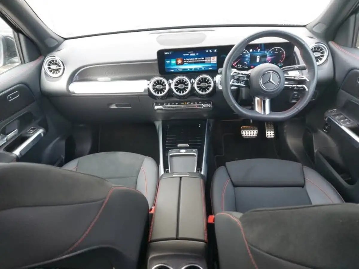 2024-mercedes-benz-glb-class-20d-glb220d-amg-line-premium-big-2