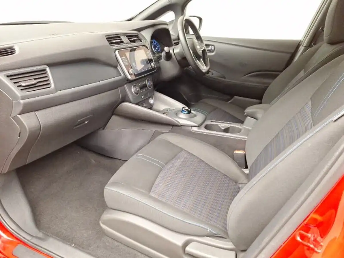 2022-nissan-leaf-e-acenta-39kwh-big-4