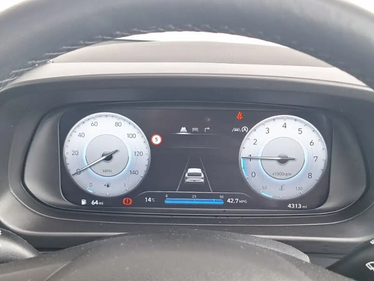 2024-hyundai-i20-10-t-gdi-advance-big-10