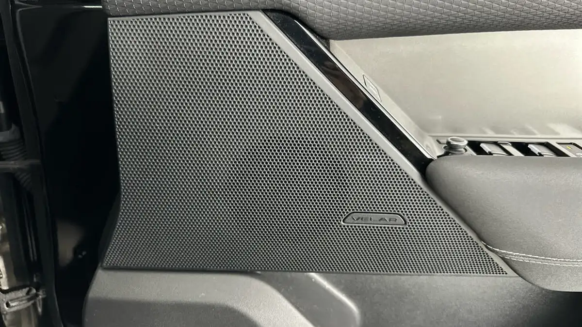 2018-land-rover-range-rover-velar-20-d180-velar-big-36