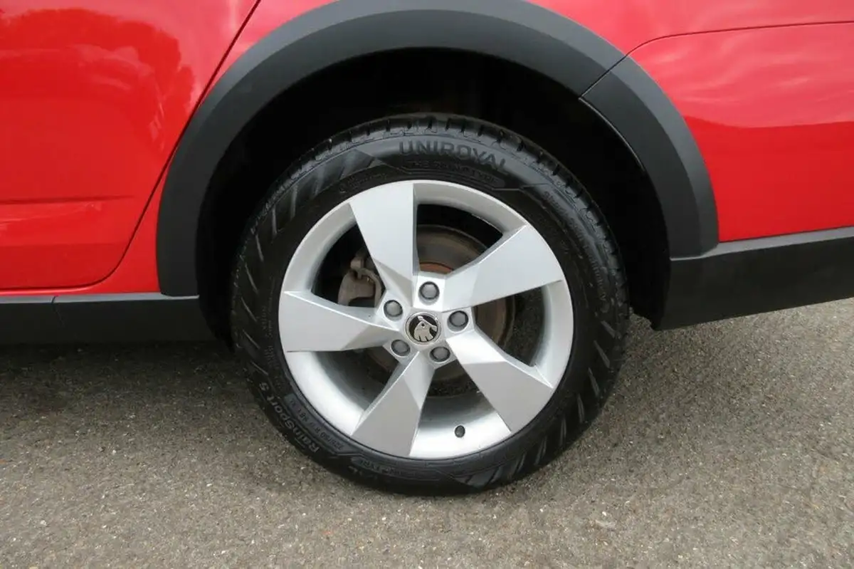 2018-skoda-octavia-20tdi-scout-184ps-dsg-big-51