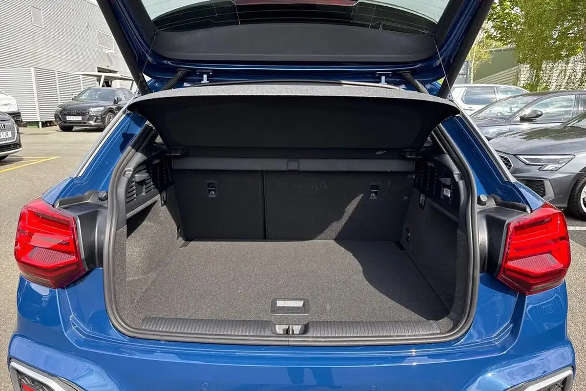 2025-audi-q2-15-35-tfsi-s-line-big-5