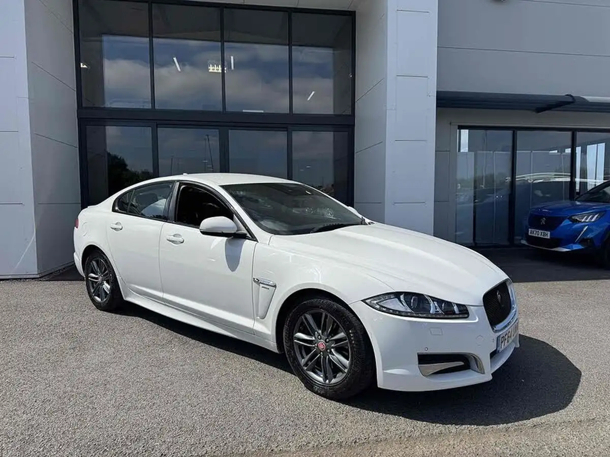 2015-jaguar-xf-22td-r-sport-163ps-saloon-4d-big-0