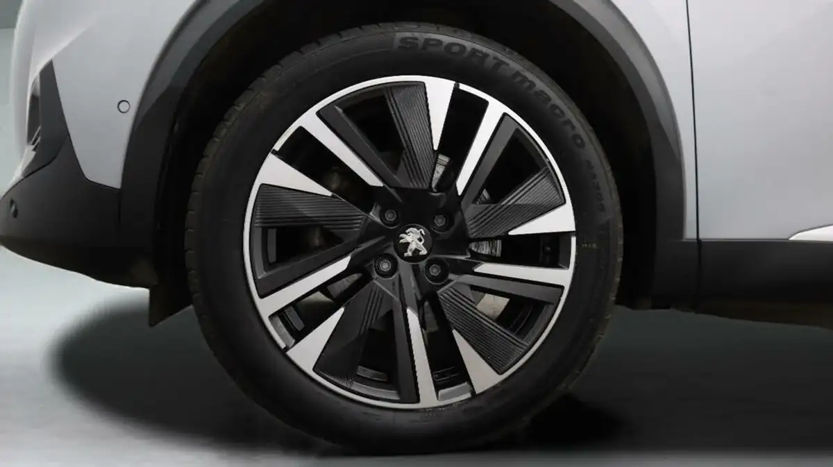2021-peugeot-2008-suv-e-gt-premium-big-18