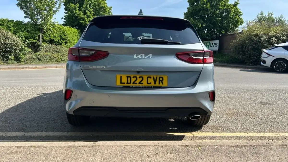 2022-kia-ceed-15-t-gdi-3-hatchback-big-31