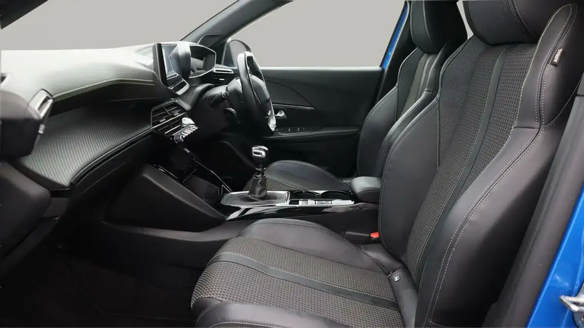 2022-peugeot-2008-suv-12-puretech-gt-big-14